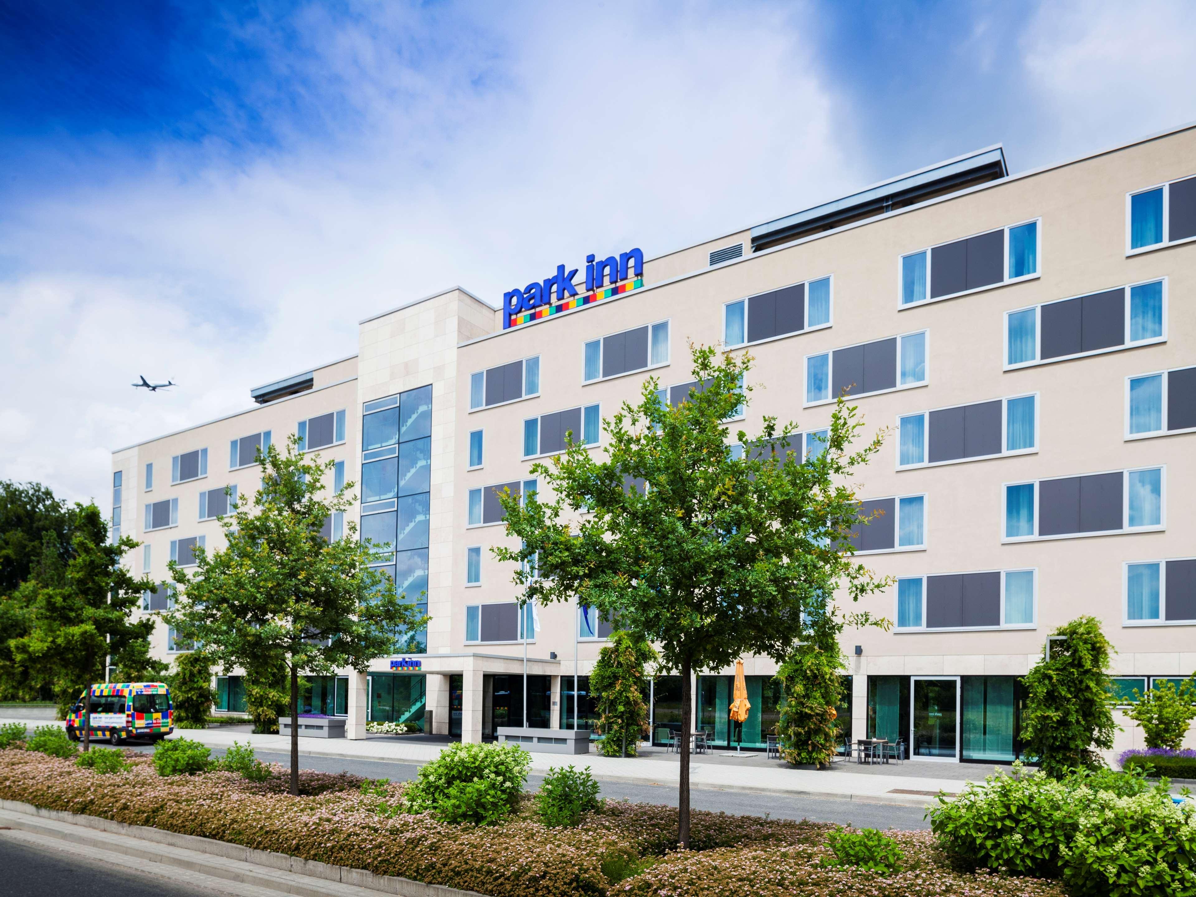 Park Inn By Radisson Frankfurt Airport Francfort-sur-le-Main Extérieur photo