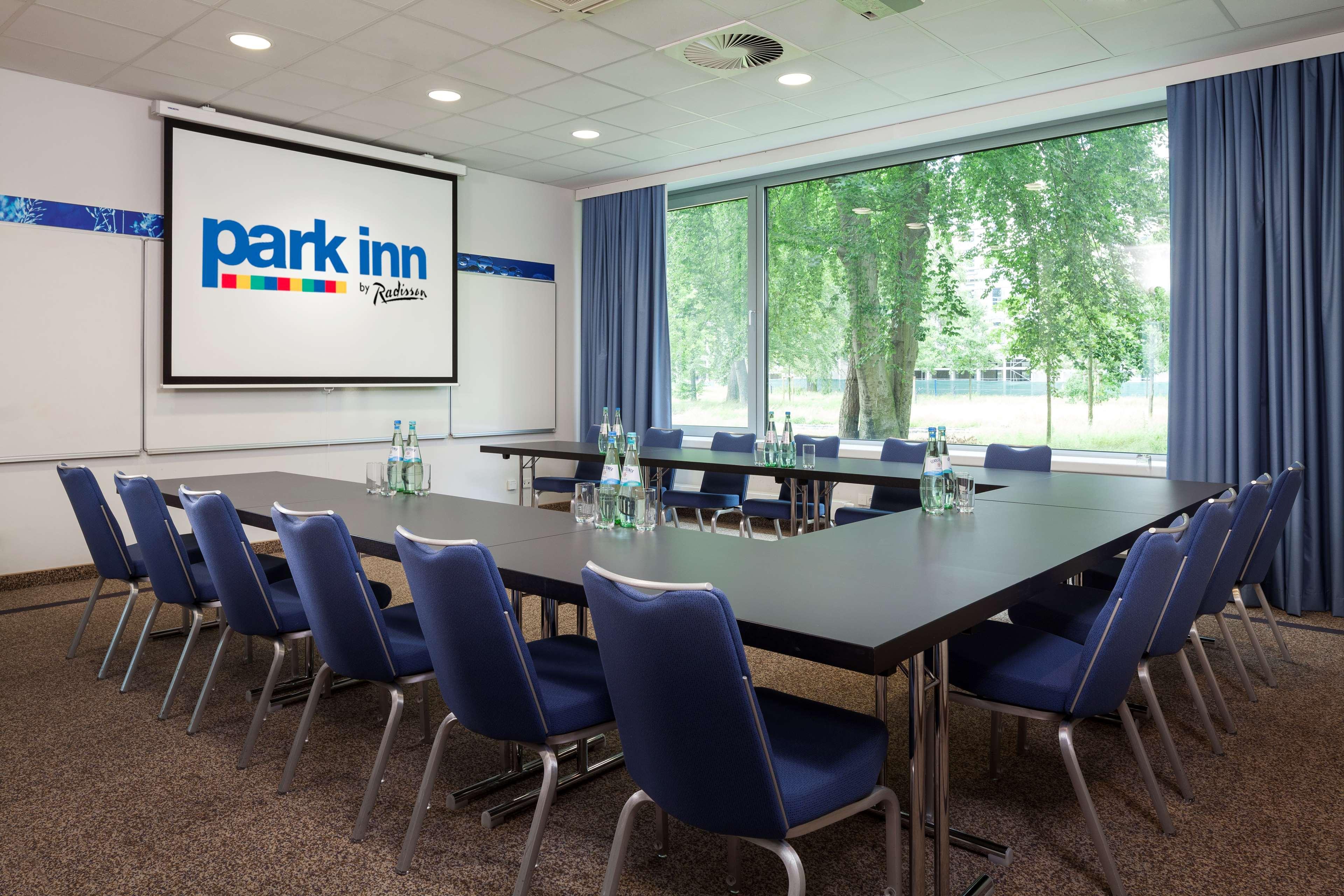 Park Inn By Radisson Frankfurt Airport Francfort-sur-le-Main Extérieur photo