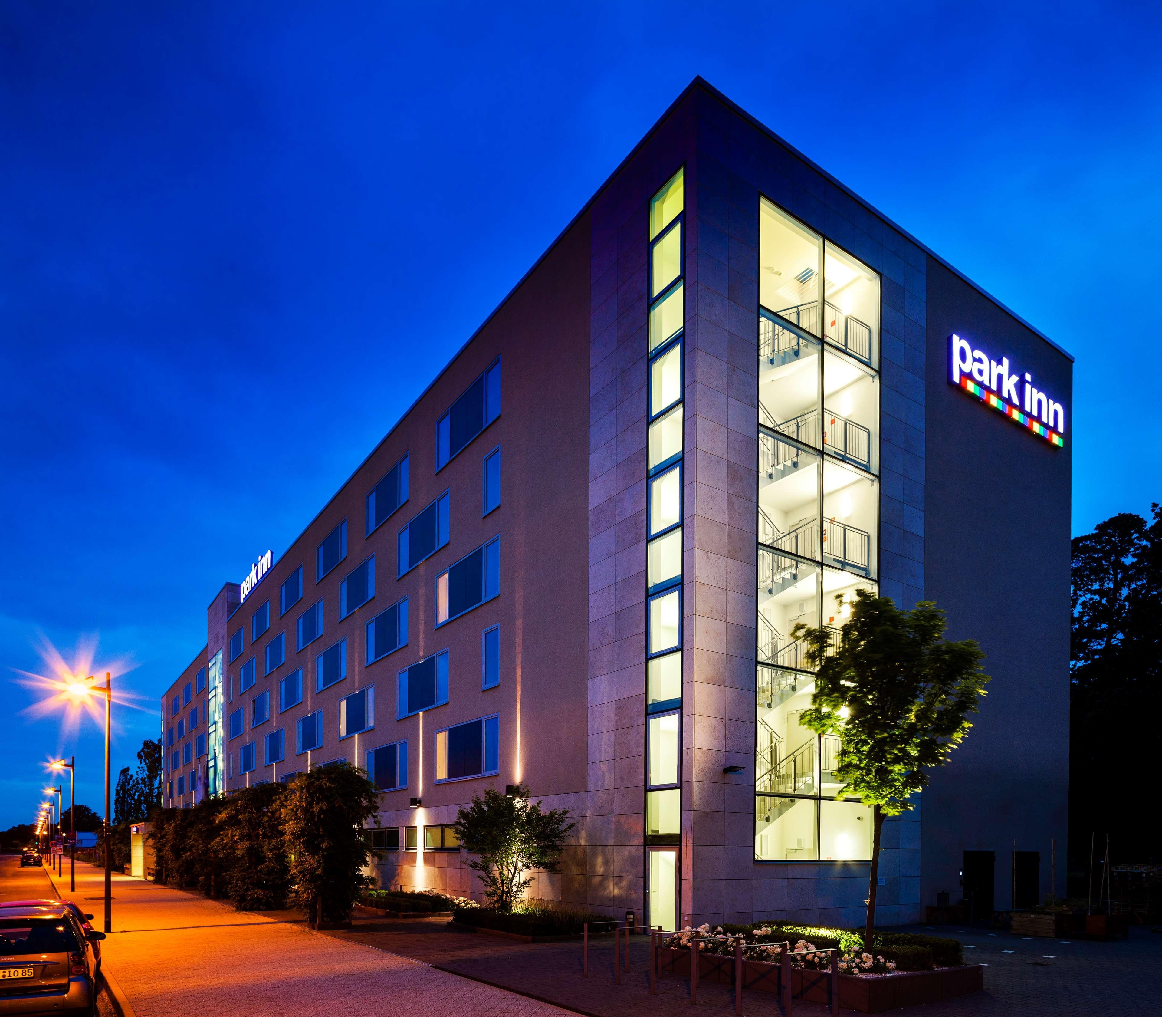 Park Inn By Radisson Frankfurt Airport Francfort-sur-le-Main Extérieur photo