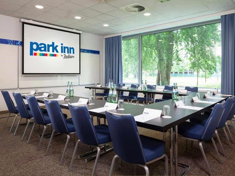 Park Inn By Radisson Frankfurt Airport Francfort-sur-le-Main Extérieur photo